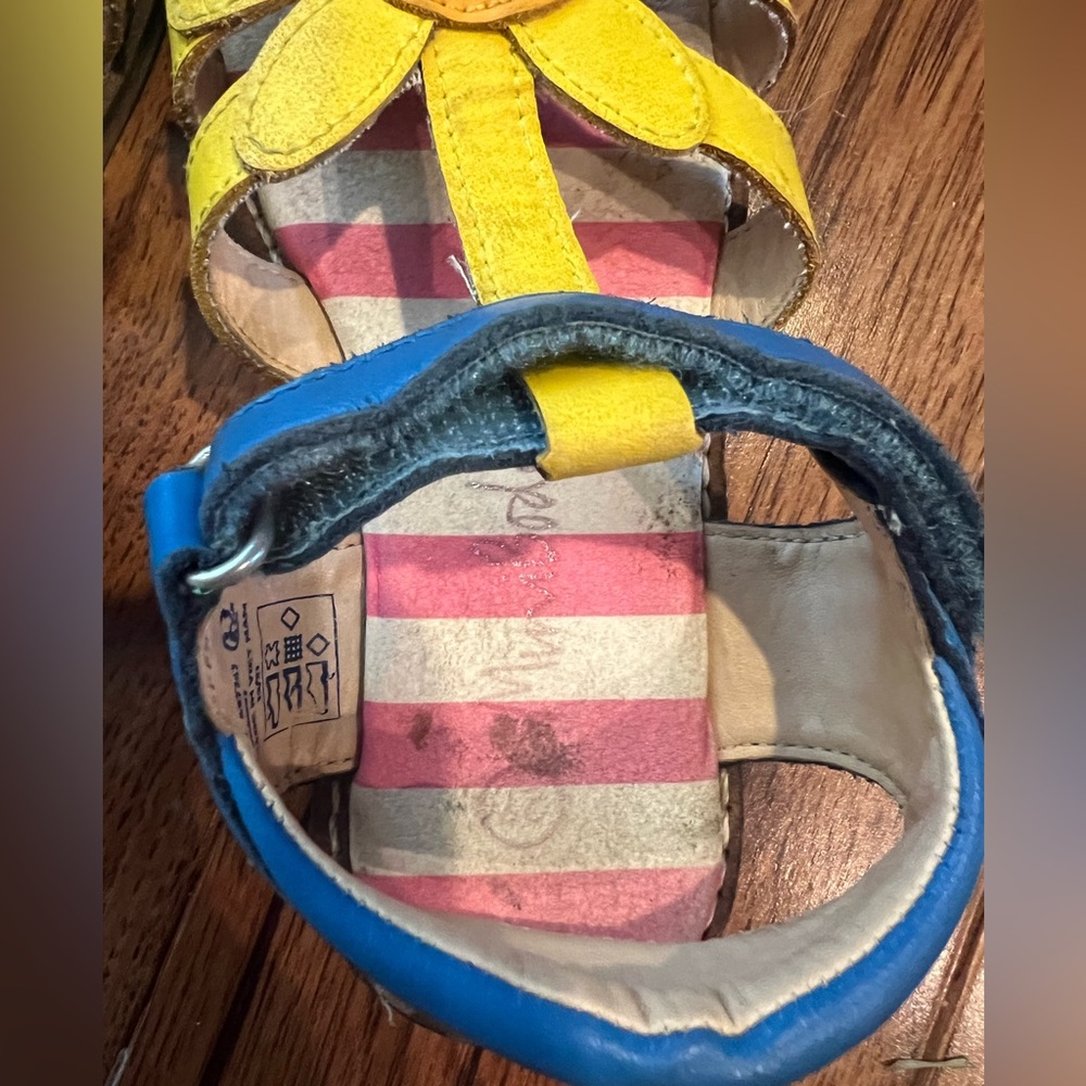 Mini Boden Sunshine Sandals - Picture 3 of 5
